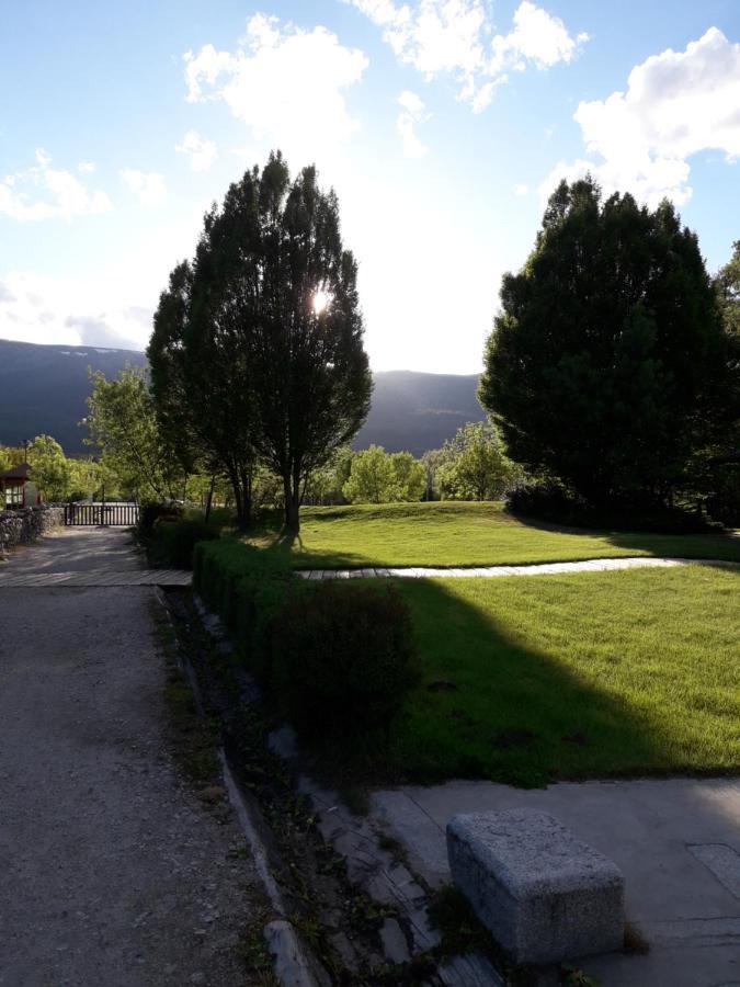 Pensjonat Zaguan Rascafría Zewnętrze zdjęcie